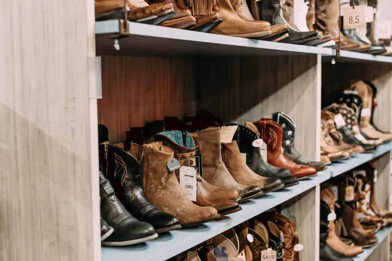 Cracking the Code: When Discounted Ugg Boots Actually Hit Outlet Shelves (And Why the Timing Is Never Random)